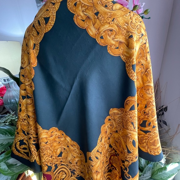 Chanel Gold Chain And CC Silk Scarf. - Picture 2 of 15
